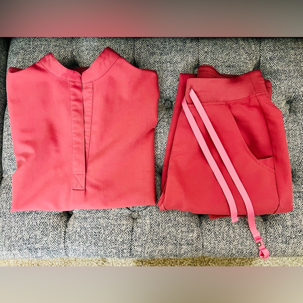 Figs Quartz (Breast Cancer Awareness Edition Pants): XXS Rafaela & XXSP Zamoras